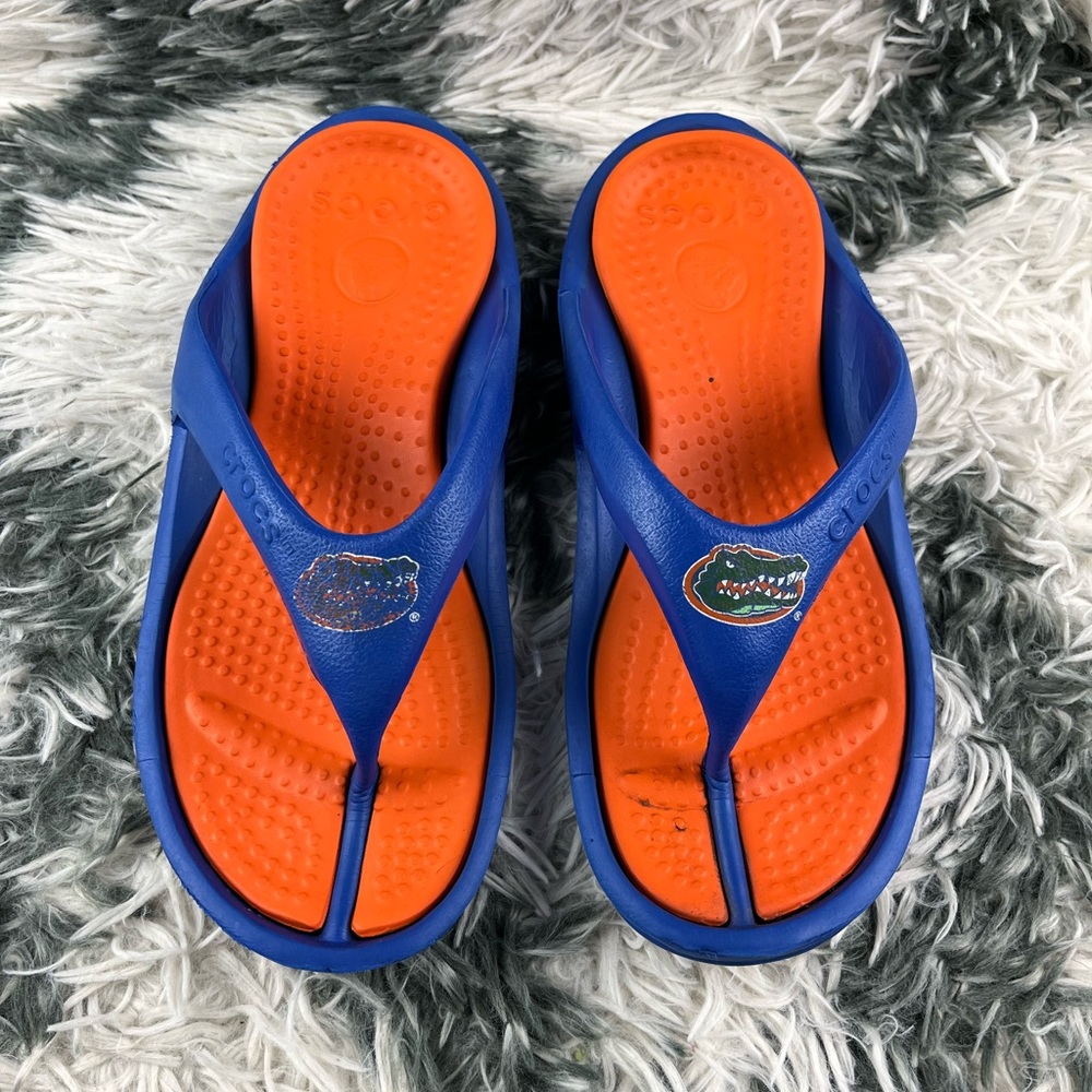 Crocs Unisex Florida Gators Thong Sandals Blue Orange Size 6 Mens 8 Women's